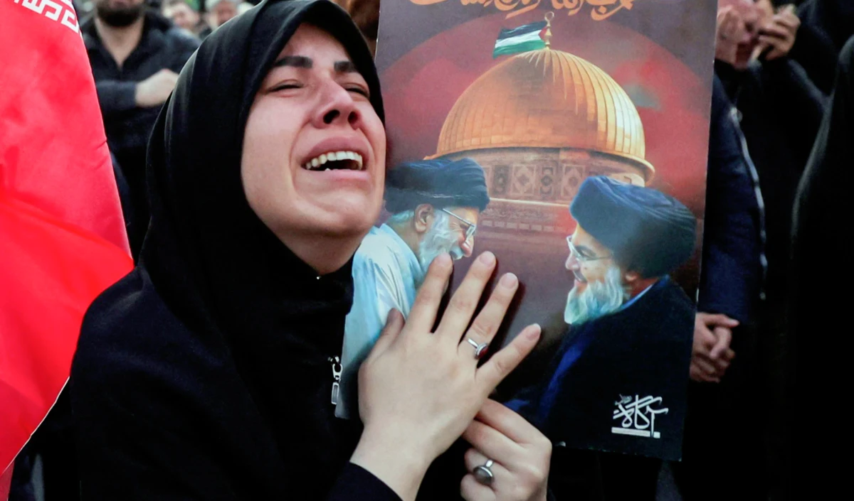 अब Khamenei की लाश के साथ दफनाई जाएगी एक और लाश! पत्नी मंसूरे खोजस्ते की भी मौत, 171 छात्र भी मरे अब Khamenei की लाश के साथ दफनाई जाएगी एक और लाश! पत्नी मंसूरे खोजस्ते की भी मौत, 171 छात्र भी मरे