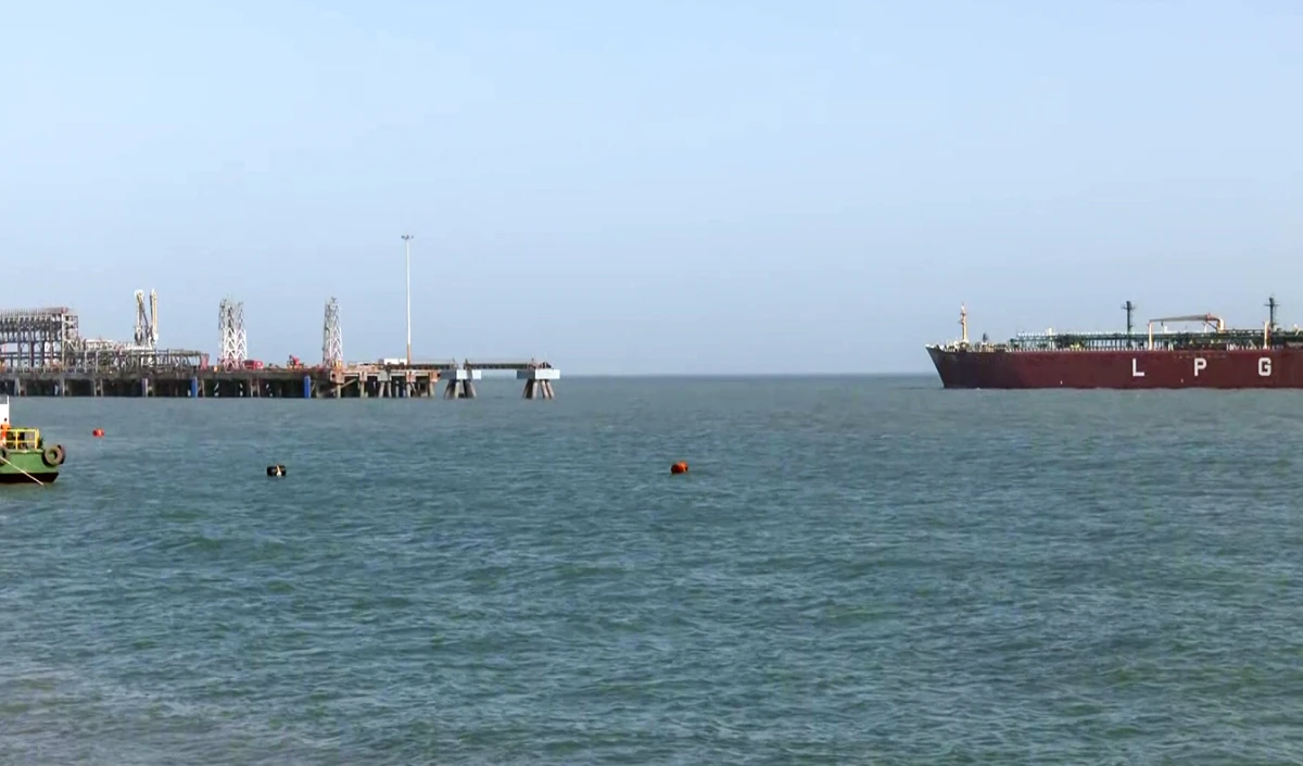 ऊर्जा संकट से घबराया यूरोप! EU नेताओं ने की Strait of Hormuz को खोलने की मांग, सैन्य मदद से किया इनकार ऊर्जा संकट से घबराया यूरोप! EU नेताओं ने की Strait of Hormuz को खोलने की मांग, सैन्य मदद से किया इनकार