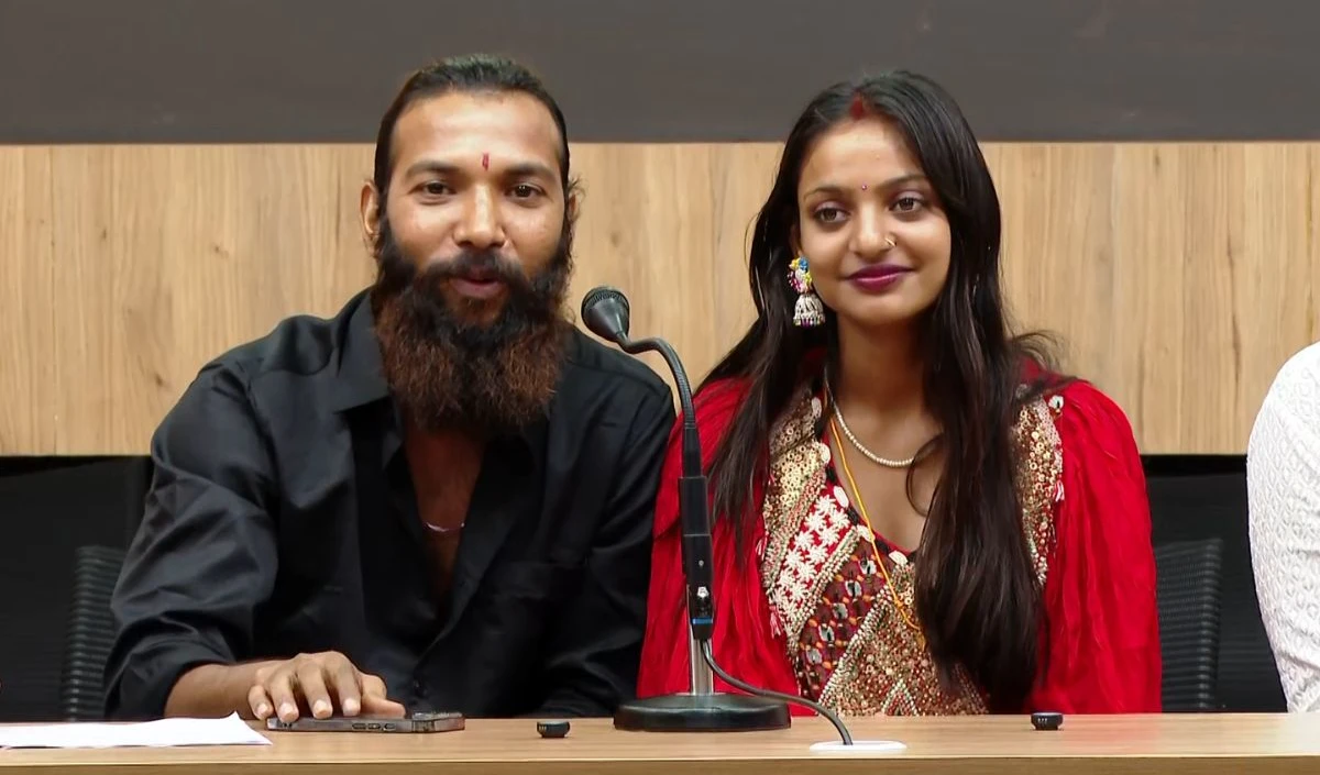 पिता से बगावत कर Monalisa Bhosle ने की Farhan से शादी, केरल के मंत्री भी हुए शामिल पिता से बगावत कर Monalisa Bhosle ने की Farhan से शादी, केरल के मंत्री भी हुए शामिल
