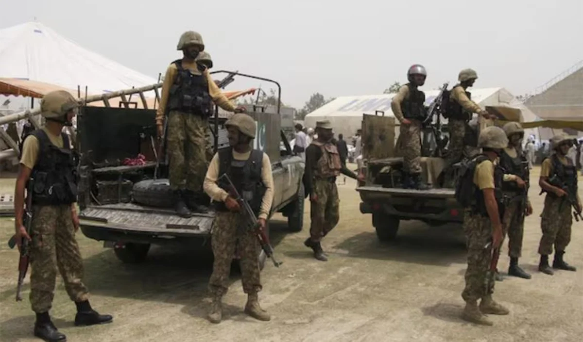 Balochistan के Noshki में Pak Army का ‘एक्शन’, पूरा शहर छावनी में तब्दील, रास्ते सील Balochistan के Noshki में Pak Army का 'एक्शन', पूरा शहर छावनी में तब्दील, रास्ते सील