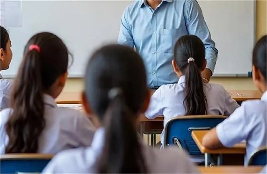 Desk SBN : “स्कूलों में अब पढ़ाई जाएगी शौर्य और संस्कृति की गाथा, धामी सरकार का बड़ा फैसला”