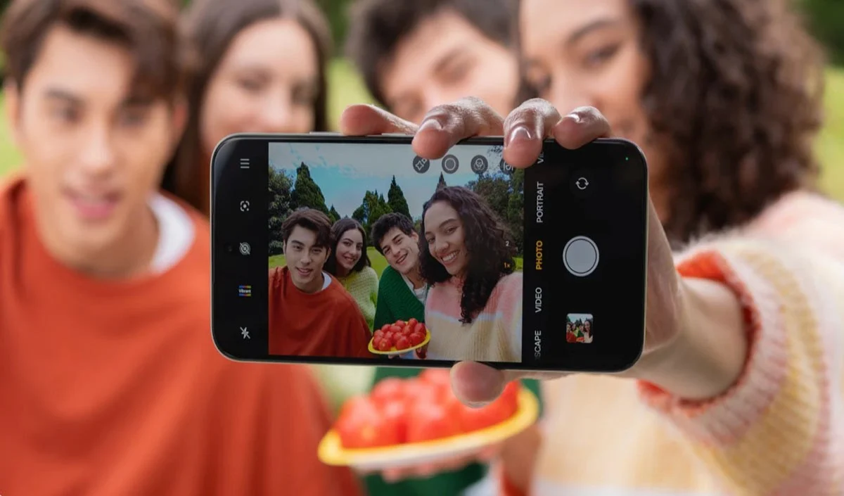 India’s 1st Selfie Mirror Phone: Realme 16 5G लॉन्च: मिरर डिजाइन, दमदार बैटरी और नया UI India's 1st Selfie Mirror Phone: Realme 16 5G लॉन्च: मिरर डिजाइन, दमदार बैटरी और नया UI