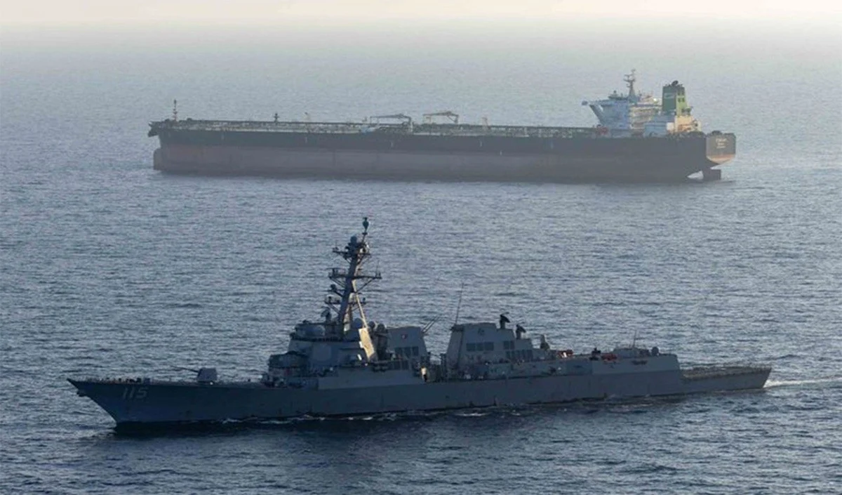 Iran-US Tension: अमेरिकी Warship का एक्शन, ईरानी तेल टैंकर को रोका, बढ़ा समुद्री तनाव Iran-US Tension: अमेरिकी Warship का एक्शन, ईरानी तेल टैंकर को रोका, बढ़ा समुद्री तनाव