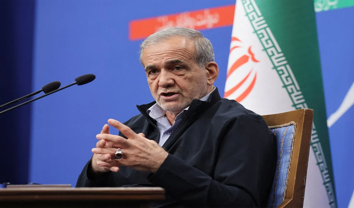 Iran का पलटवार, Trump की धमकी पर बोले Pezeshkian- 1.4 करोड़ ईरानी कुर्बान होने को तैयार Iran का पलटवार, Trump की धमकी पर बोले Pezeshkian- 1.4 करोड़ ईरानी कुर्बान होने को तैयार