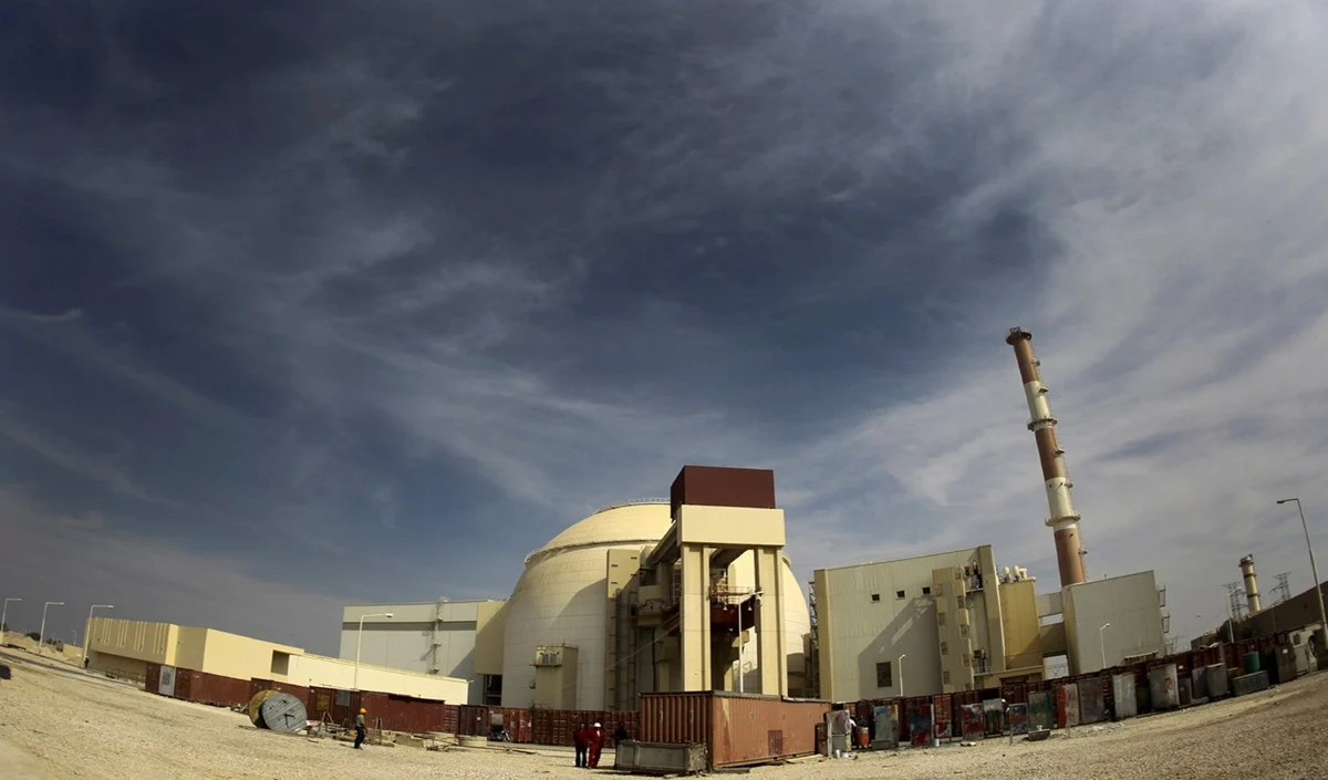 Iran के Bushehr न्यूक्लियर प्लांट पर मंडराता खतरा, Russia ने आनन-फानन में वापस बुलाए कर्मचारी Iran के Bushehr न्यूक्लियर प्लांट पर मंडराता खतरा, Russia ने आनन-फानन में वापस बुलाए कर्मचारी