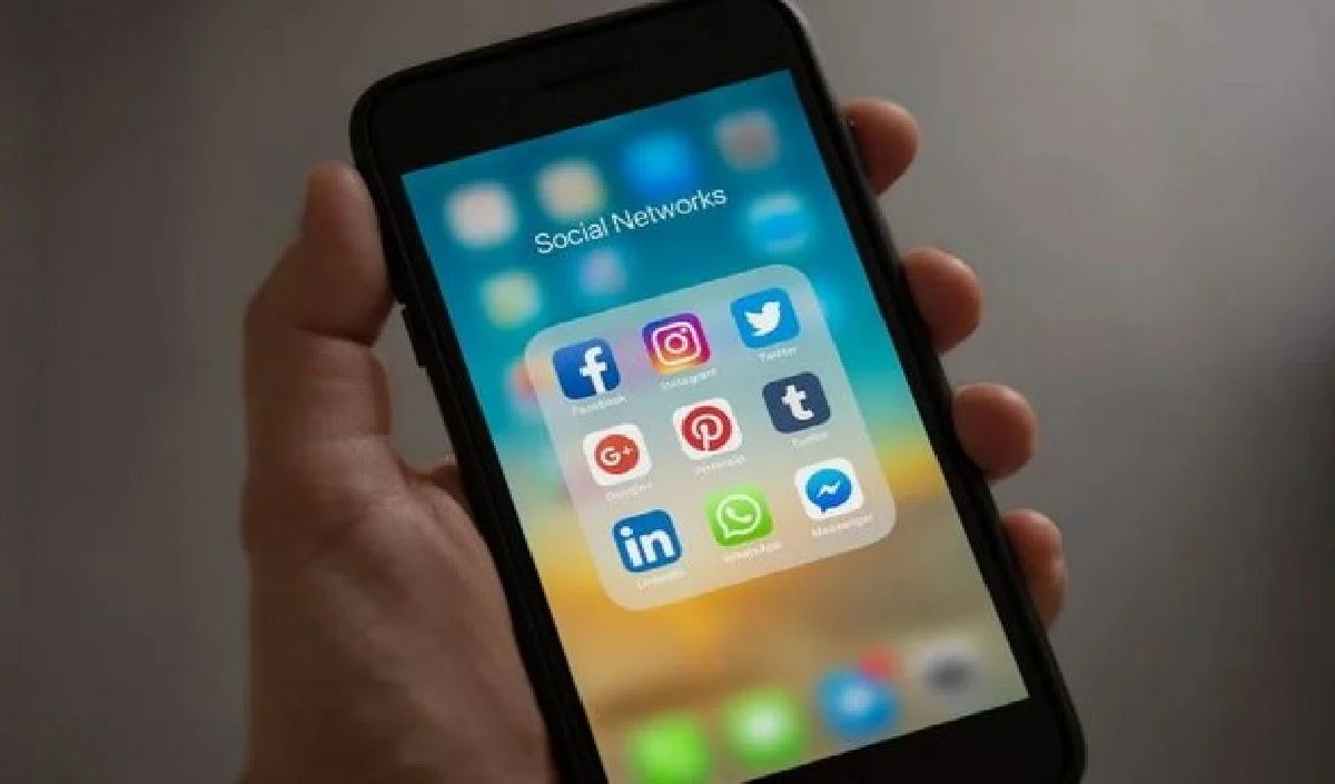 Norway का बड़ा फैसला: 16 साल से कम उम्र के बच्चों के लिए Social Media होगा बैन! Norway का बड़ा फैसला: 16 साल से कम उम्र के बच्चों के लिए Social Media होगा बैन!
