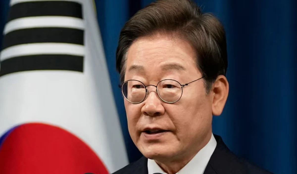 South Korea के राष्ट्रपति Lee का भारत दौरा, PM Modi संग AI-Semiconductor पर होगी मेगा डील! South Korea के राष्ट्रपति Lee का भारत दौरा, PM Modi संग AI-Semiconductor पर होगी मेगा डील!