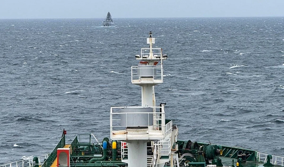 Strait of Hormuz में अमेरिकी चक्रव्यूह! नाकेबंदी तोड़ने की चीनी कोशिश नाकाम, पीछे हटने को मजबूर हुआ ‘रिच स्टारी’ Strait of Hormuz में अमेरिकी चक्रव्यूह! नाकेबंदी तोड़ने की चीनी कोशिश नाकाम, पीछे हटने को मजबूर हुआ 'रिच स्टारी'