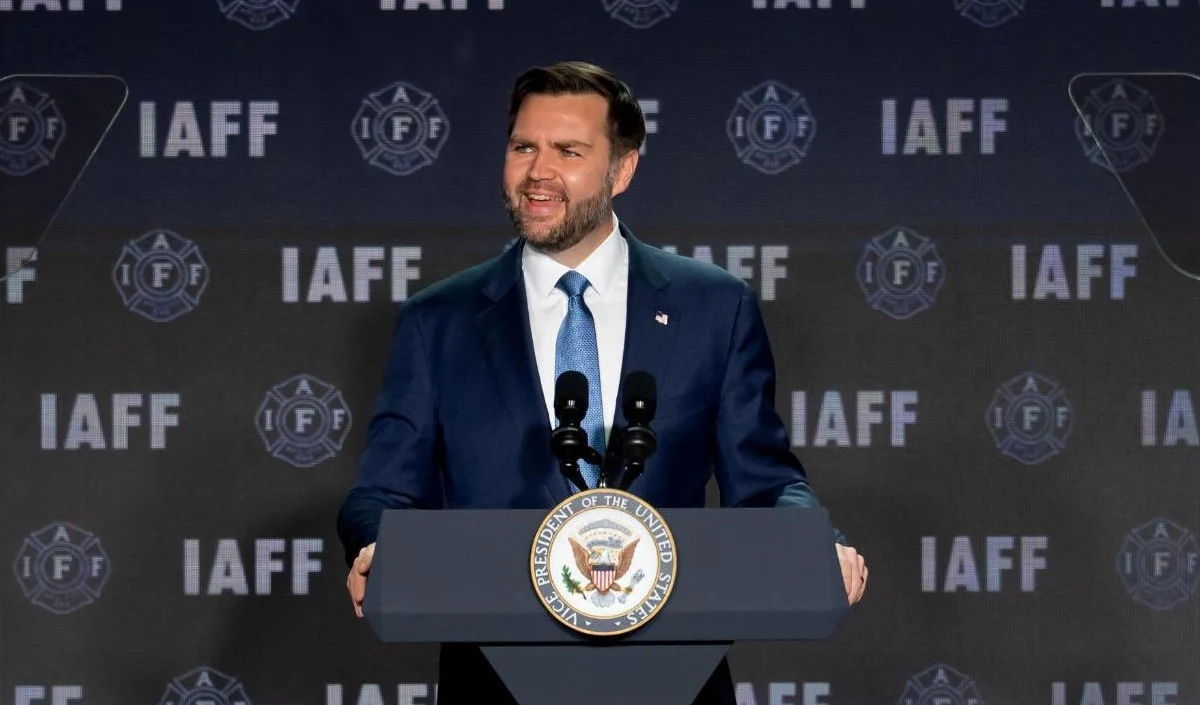 US-Iran Peace Talks । बेनतीजा बैठक के बाद इस्लामाबाद से खाली हाथ लौटे JD Vance, ईरान के अड़ियल रुख की आलोचना की US-Iran Peace Talks । बेनतीजा बैठक के बाद इस्लामाबाद से खाली हाथ लौटे JD Vance, ईरान के अड़ियल रुख की आलोचना की