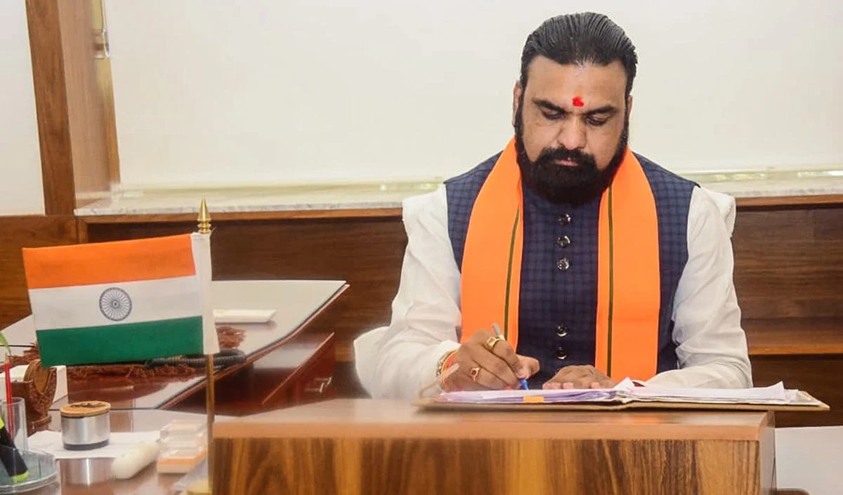 चुनौतियों के चक्रव्यूह के बीच खड़ा बिहार का नया ‘सम्राट’ चुनौतियों के चक्रव्यूह के बीच खड़ा बिहार का नया ‘सम्राट’