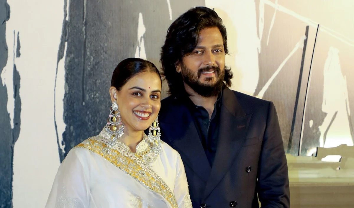 महाराष्ट्र की ‘लाड़ली बस’ के नए चेहरे बने Riteish और Genelia Deshmukh, MSRTC ने 5 साल के लिए बनाया ब्रांड एंबेसडर महाराष्ट्र की 'लाड़ली बस' के नए चेहरे बने Riteish और Genelia Deshmukh, MSRTC ने 5 साल के लिए बनाया ब्रांड एंबेसडर