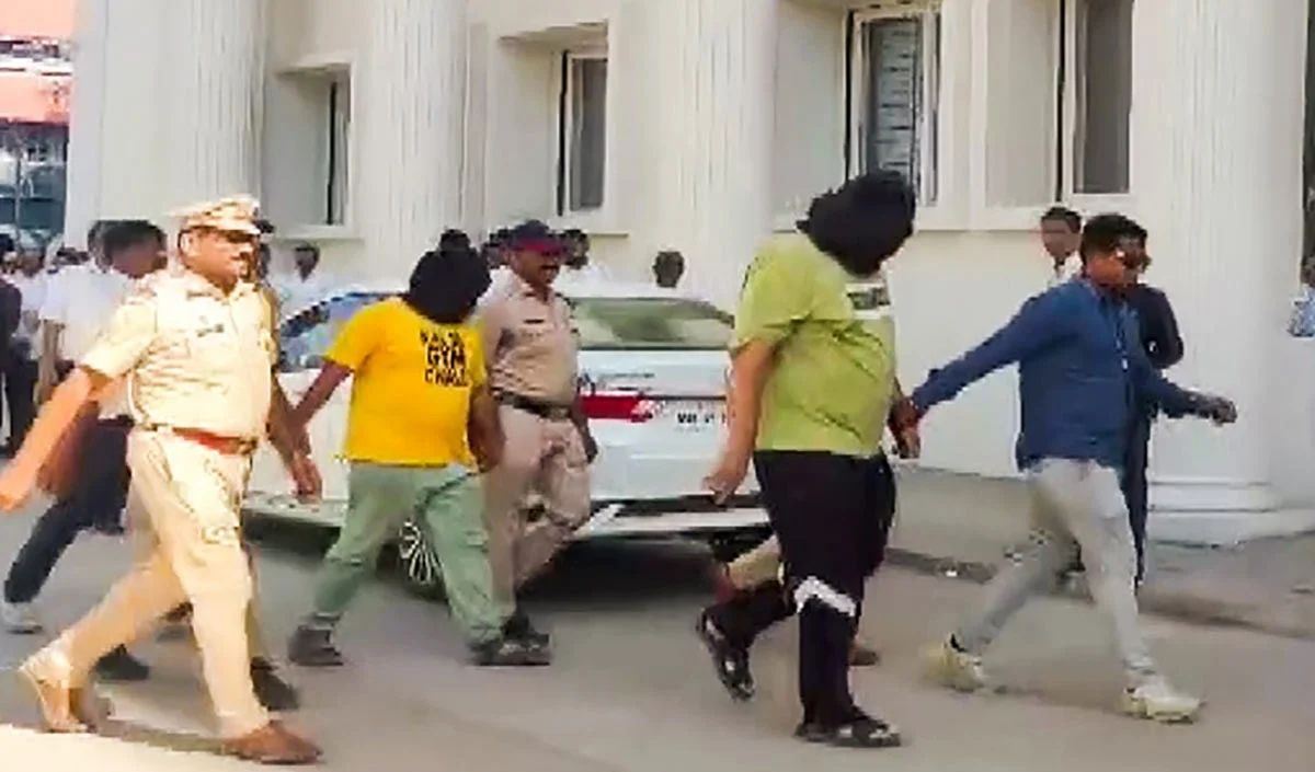 लीजिये अब Corporate Jihad आ गया! Nashik TCS Case और Amravati कांड ने मचाया देशभर में हड़कंप लीजिये अब Corporate Jihad आ गया! Nashik TCS Case और Amravati कांड ने मचाया देशभर में हड़कंप