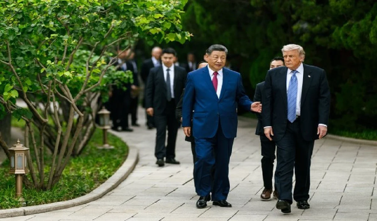 China के सीक्रेट ‘White House’ में ट्रंप को लेकर क्यों गए जिनपिंग? जहां पहुंच US प्रेसिडेंट ने कह दी अपने दिल की बात China के सीक्रेट 'White House' में ट्रंप को लेकर क्यों गए जिनपिंग? जहां पहुंच US प्रेसिडेंट ने कह दी अपने दिल की बात