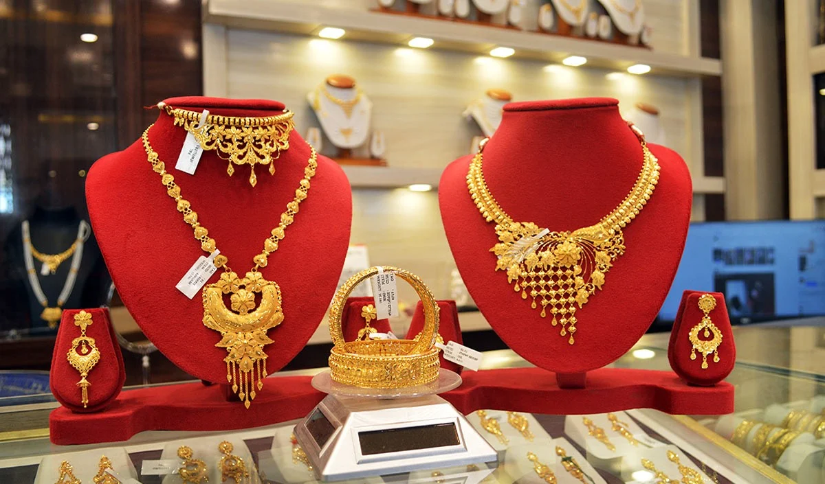 Gold, Silver के दाम में भारी वृद्धि, Jewellers बोले हमारी कमर टूट जाएगी, सर्राफा बाजार में हड़कंप, घर में रखे सोने का क्या होगा? Gold, Silver के दाम में भारी वृद्धि, Jewellers बोले हमारी कमर टूट जाएगी, सर्राफा बाजार में हड़कंप, घर में रखे सोने का क्या होगा?