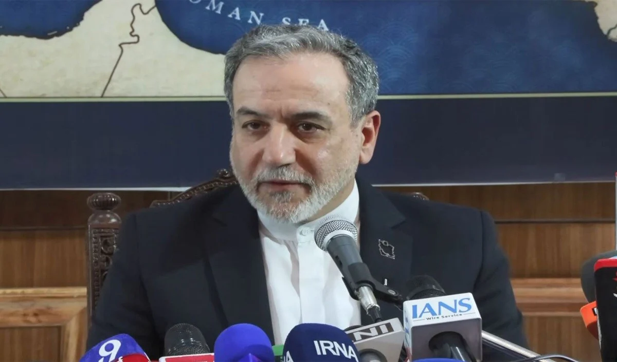 Hormuz Strait पर Iran की दुनिया को खुली चेतावनी, War में शामिल देशों के जहाजों की No Entry Hormuz Strait पर Iran की दुनिया को खुली चेतावनी, War में शामिल देशों के जहाजों की No Entry