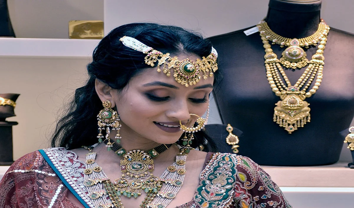 Old Gold Exchange Schemes पर टूट रहे ग्राहक, 18 Carats Bridal Jewellery Collections बाजार में छाए Old Gold Exchange Schemes पर टूट रहे ग्राहक, 18 Carats Bridal Jewellery Collections बाजार में छाए