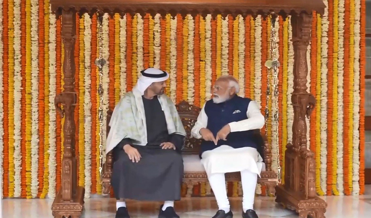 PM Modi और शेख MBZ की दोस्ती का असर, Defence Pact से West Asia में बदलेगा Power Balance PM Modi और शेख MBZ की दोस्ती का असर, Defence Pact से West Asia में बदलेगा Power Balance