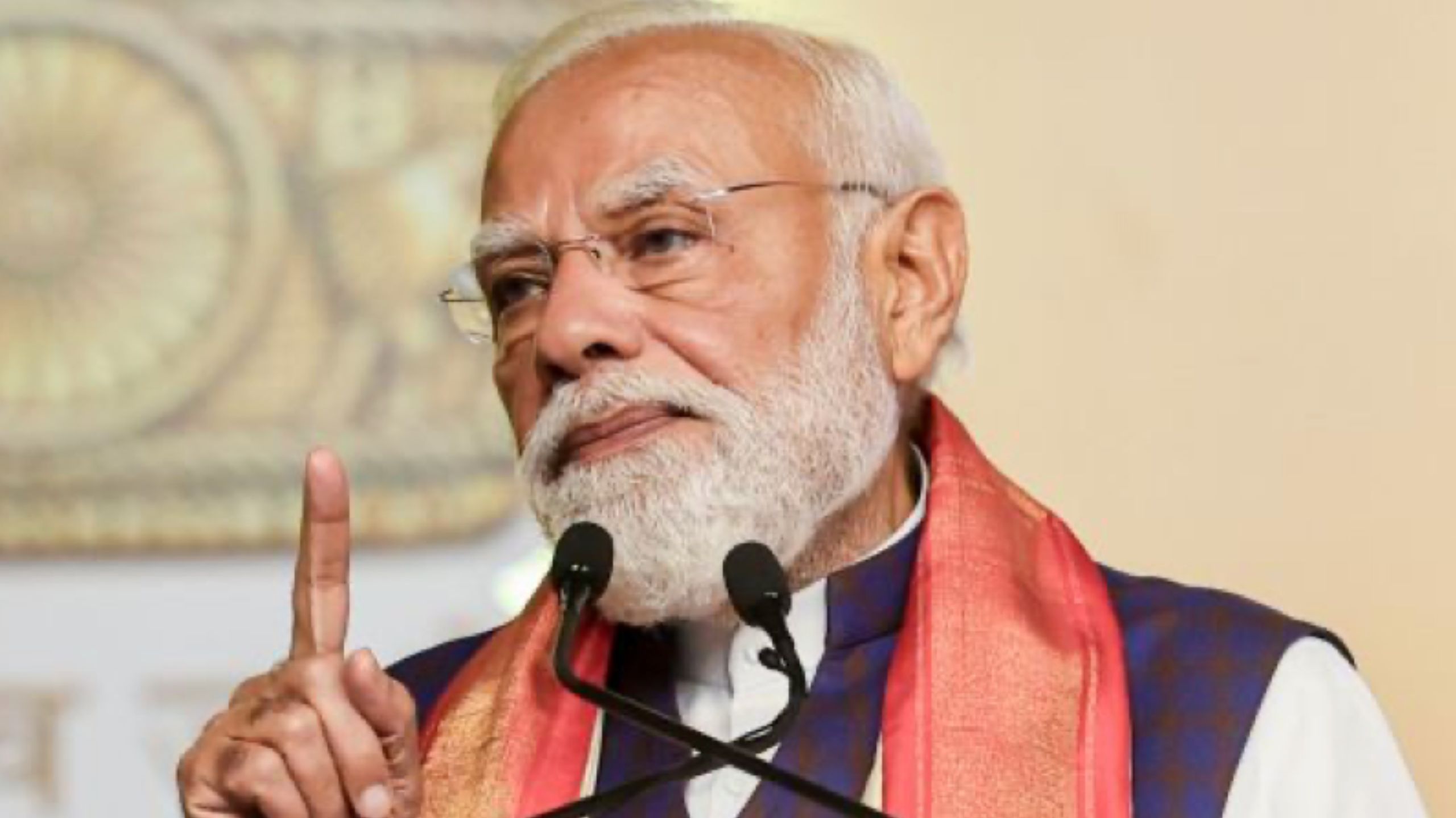 Desk SBN : विदेश यात्रा टालें, सोना कम खरीदें, पीएम मोदी की बचत और आत्मनिर्भरता की अपील