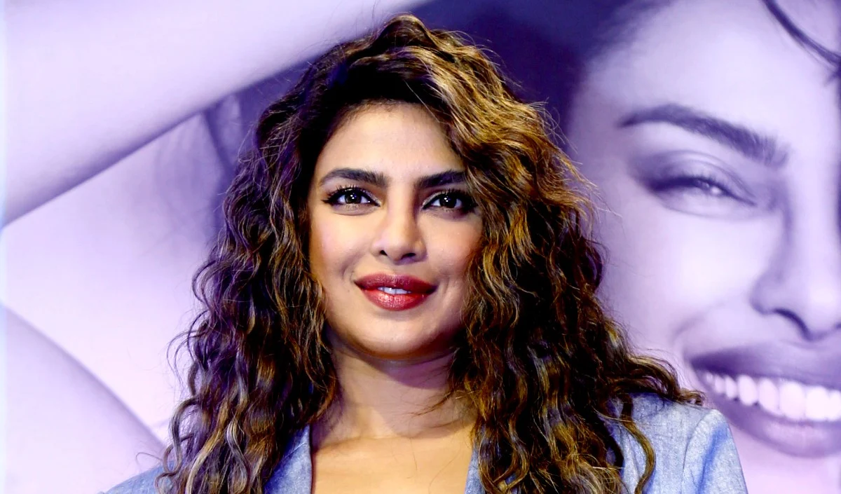 Reliance Retail ने खरीदा Priyanka Chopra का ग्लोबल ब्रांड Anomaly, ईशा अंबानी के साथ मिलकर भरेंगी नई उड़ान Reliance Retail ने खरीदा Priyanka Chopra का ग्लोबल ब्रांड Anomaly, ईशा अंबानी के साथ मिलकर भरेंगी नई उड़ान