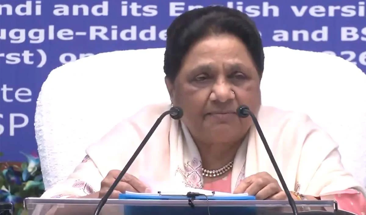 डबल गेम खेल रही Congress को Mayawati ने किया Out, Uttar Pradesh की इस राजनीतिक हलचल ने सबको चौंकाया डबल गेम खेल रही Congress को Mayawati ने किया Out, Uttar Pradesh की इस राजनीतिक हलचल ने सबको चौंकाया