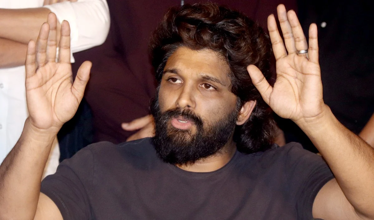 Allu Arjun Nampally Court Summons | सुपरस्टार अल्लू अर्जुन की बढ़ीं मुश्किलें, नामपल्ली कोर्ट ने भेजा समन, 22 जून को पेश होने का आदेश Allu Arjun Nampally Court Summons | सुपरस्टार अल्लू अर्जुन की बढ़ीं मुश्किलें, नामपल्ली कोर्ट ने भेजा समन, 22 जून को पेश होने का आदेश