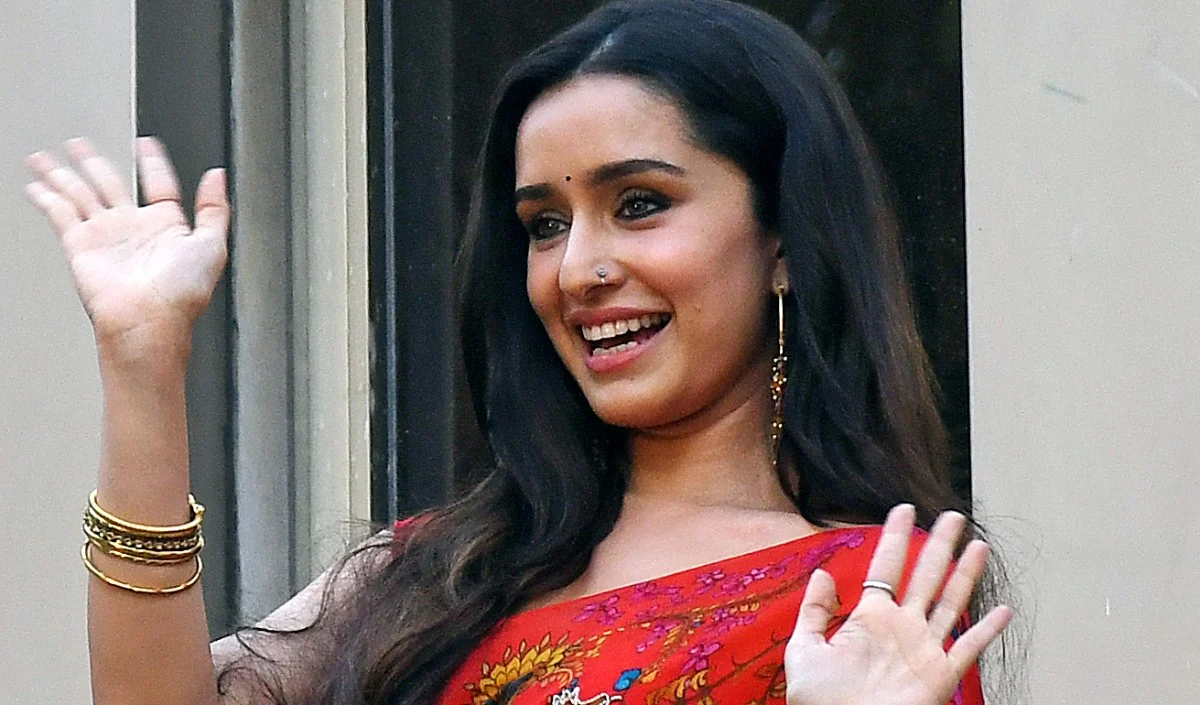 Bollywood Wrap Up | Shraddha Kapoor Eetha Release Date | Sunny Deol Batwara 1947 First Look | Deepika Padukone- Ranveer Singh spotted at new Home Bollywood Wrap Up | Shraddha Kapoor Eetha Release Date | Sunny Deol Batwara 1947 First Look | Deepika Padukone- Ranveer Singh spotted at new Home