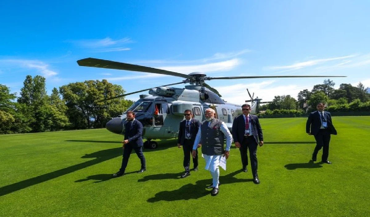 France पहुंचे PM Modi, G7 Summit में वैश्विक चुनौतियों पर दुनिया को दिखाएंगे रास्ता France पहुंचे PM Modi, G7 Summit में वैश्विक चुनौतियों पर दुनिया को दिखाएंगे रास्ता