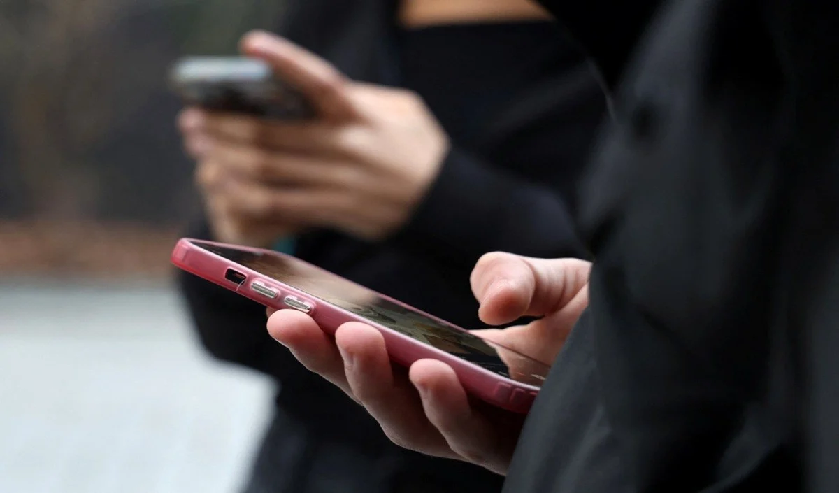 Japan में बच्चों की Online Safety पर एक्शन, Social Media के लिए सख्त Age Verification की मांग Japan में बच्चों की Online Safety पर एक्शन, Social Media के लिए सख्त Age Verification की मांग