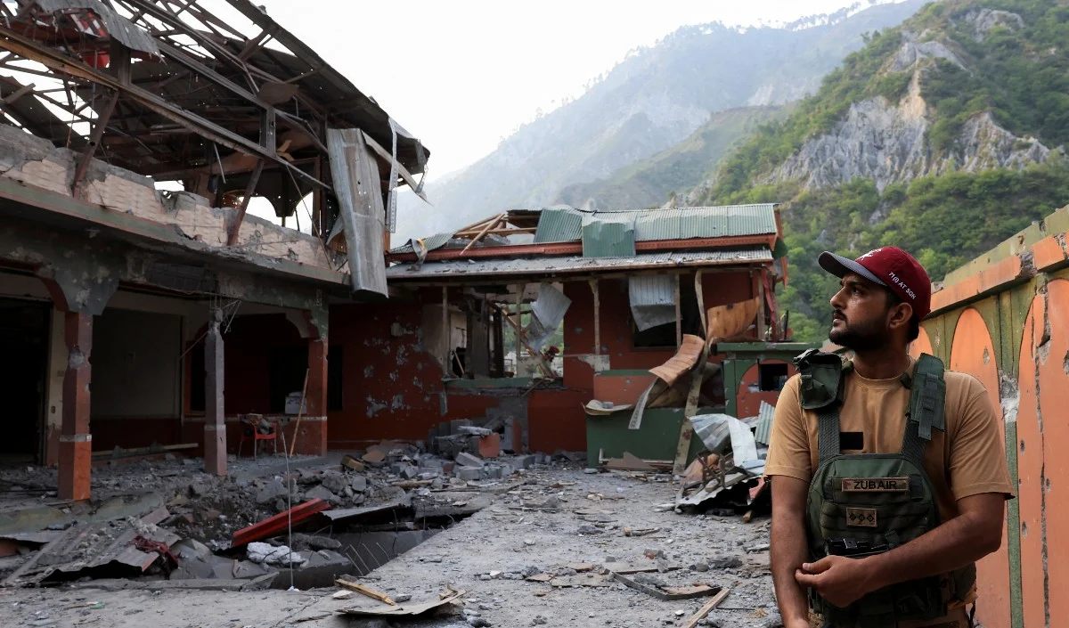 Pakistan Strikes TTP Hideouts | पाकिस्तान-अफगानिस्तान सीमा पर बड़ी सैन्य कार्रवाई, सुरक्षा बलों ने 29 आतंकवादियों को मार गिराया Pakistan Strikes TTP Hideouts | पाकिस्तान-अफगानिस्तान सीमा पर बड़ी सैन्य कार्रवाई, सुरक्षा बलों ने 29 आतंकवादियों को मार गिराया