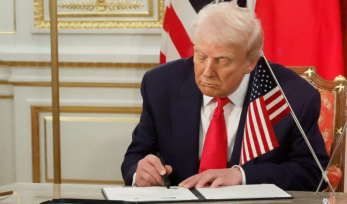 Prabhasakshi NewsRoom: Iran के आगे झुक गया America? Trump ने किया शांति समझौते का ऐलान, मगर Israel बोला Hezbollah पर हमले जारी रहेंगे Prabhasakshi NewsRoom: Iran के आगे झुक गया America? Trump ने किया शांति समझौते का ऐलान, मगर Israel बोला Hezbollah पर हमले जारी रहेंगे