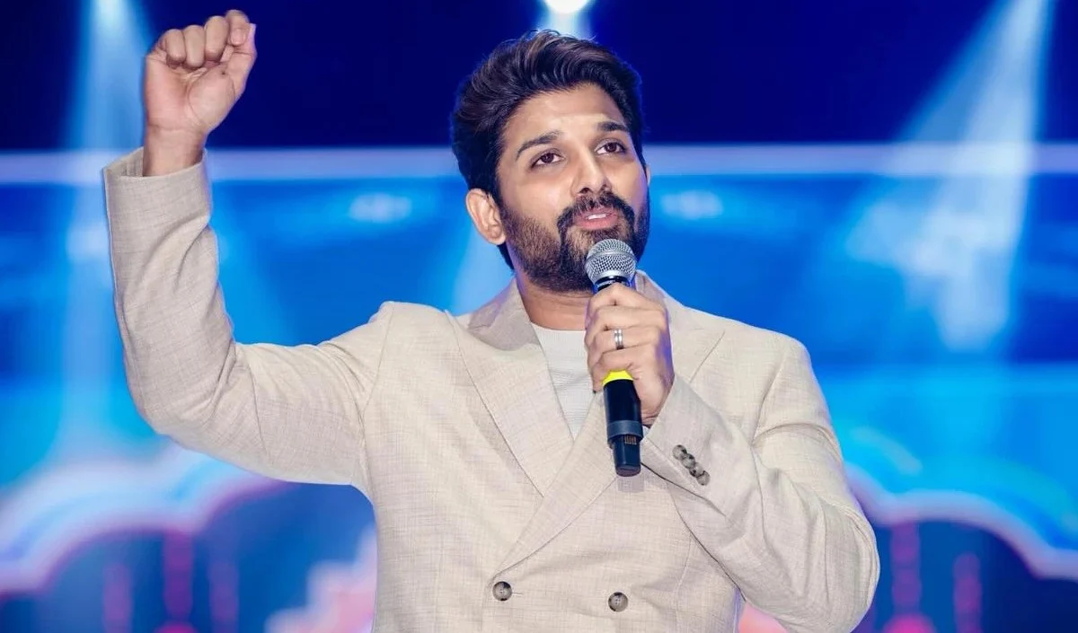 Pushpa 2 Stampede Case: Video Conference से कोर्ट में पेश हुए Allu Arjun, 6 जुलाई को अगली सुनवाई। Pushpa 2 Stampede Case: Video Conference से कोर्ट में पेश हुए Allu Arjun, 6 जुलाई को अगली सुनवाई।