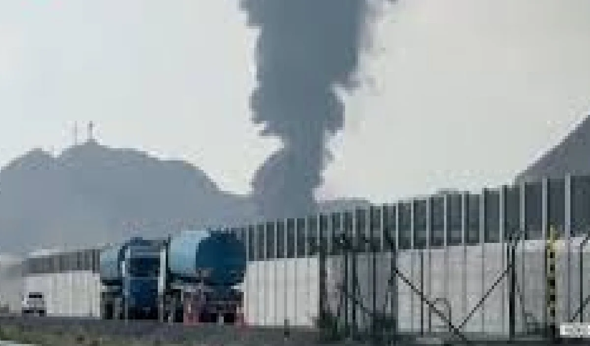 US के हमलों के बाद Iran का बड़ा पलटवार, अमेरिकी Airbase पर दागीं 12 बैलिस्टिक मिसाइलें US के हमलों के बाद Iran का बड़ा पलटवार, अमेरिकी Airbase पर दागीं 12 बैलिस्टिक मिसाइलें