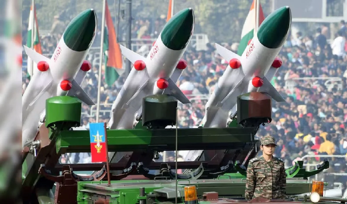 ऑपरेशन सिंदूर के बाद बढ़ गया भारत का परमाणु जखीरा, SIPRI Report ने बढ़ाई पाकिस्तान की धड़कन ऑपरेशन सिंदूर के बाद बढ़ गया भारत का परमाणु जखीरा, SIPRI Report ने बढ़ाई पाकिस्तान की धड़कन