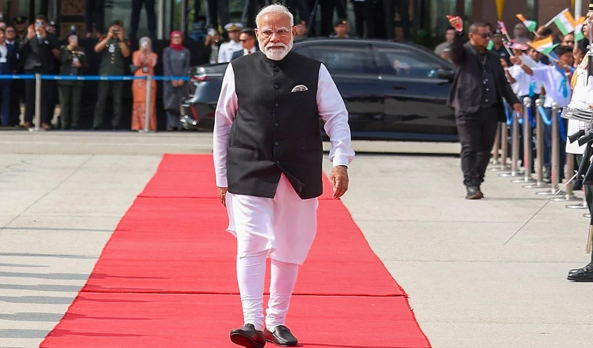 मोदी युग के बारह वर्ष: विकास, विश्वास और विराट का उदय मोदी युग के बारह वर्ष: विकास, विश्वास और विराट का उदय