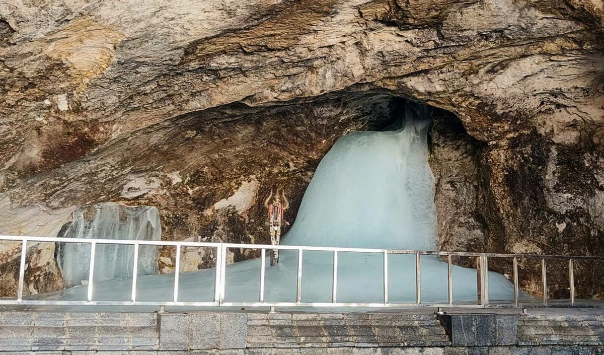 Amarnath Yatra 2026 शुरू, बाबा बर्फानी के दर्शन से पहले जान लें ये Complete Packing List Amarnath Yatra 2026 शुरू, बाबा बर्फानी के दर्शन से पहले जान लें ये Complete Packing List