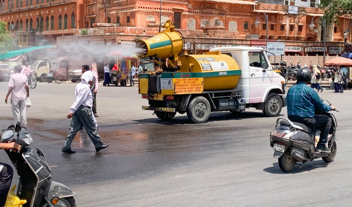 Explained Roads Science | 40°C में क्यों पिघल जाती हैं ब्रिटेन की सड़कें, जबकि 50°C की ‘आग’ भी झेल जाता है भारत? Explained Roads Science | 40°C में क्यों पिघल जाती हैं ब्रिटेन की सड़कें, जबकि 50°C की 'आग' भी झेल जाता है भारत?