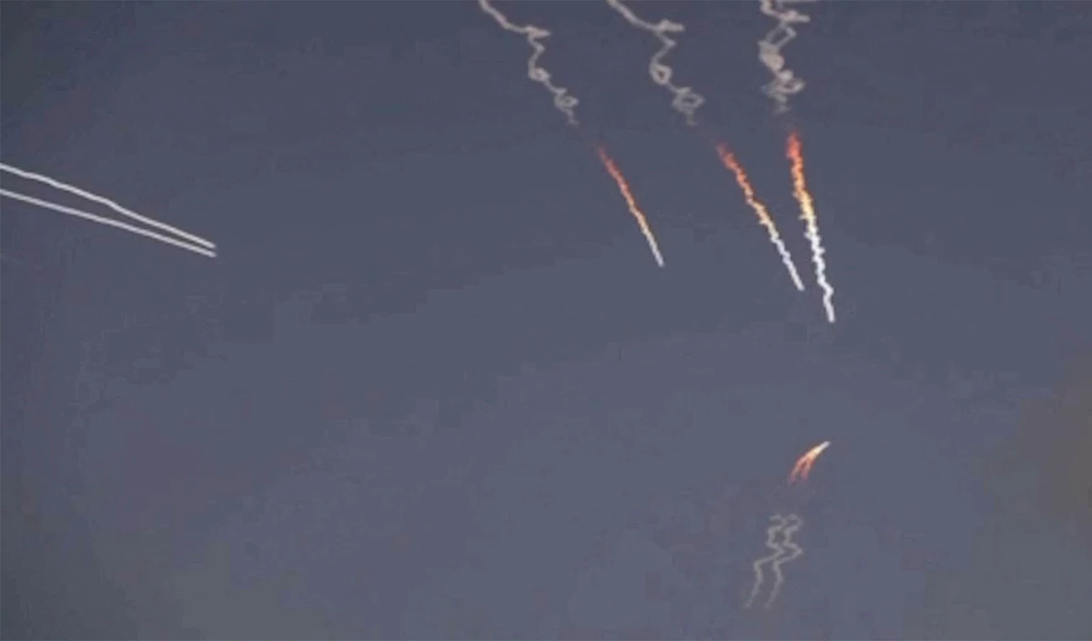 Middle East Crisis: जॉर्डन में US Fighter Jets पर मिसाइल हमला, ईरान ने शुरू किया Operation Nasr 2 Middle East Crisis: जॉर्डन में US Fighter Jets पर मिसाइल हमला, ईरान ने शुरू किया Operation Nasr 2
