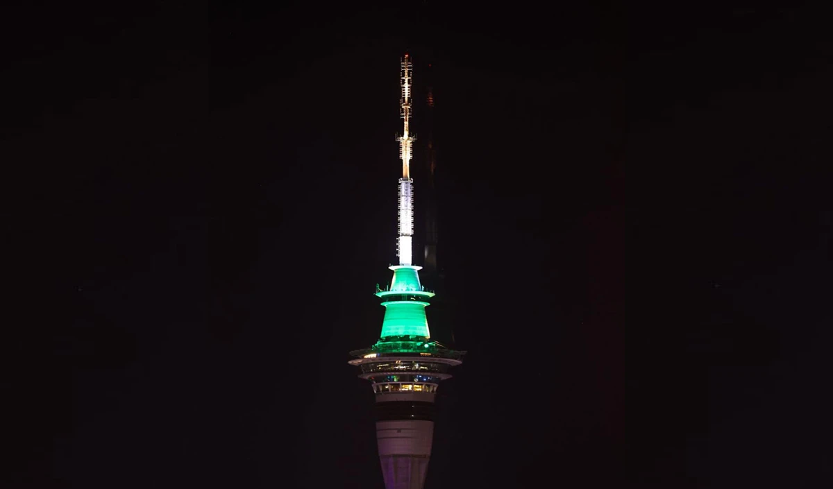 New Zealand में ‘Modi का जलवा’, तिरंगे से रोशन Sky Tower, 4 दशक बाद ऐतिहासिक स्वागत New Zealand में 'Modi का जलवा', तिरंगे से रोशन Sky Tower, 4 दशक बाद ऐतिहासिक स्वागत