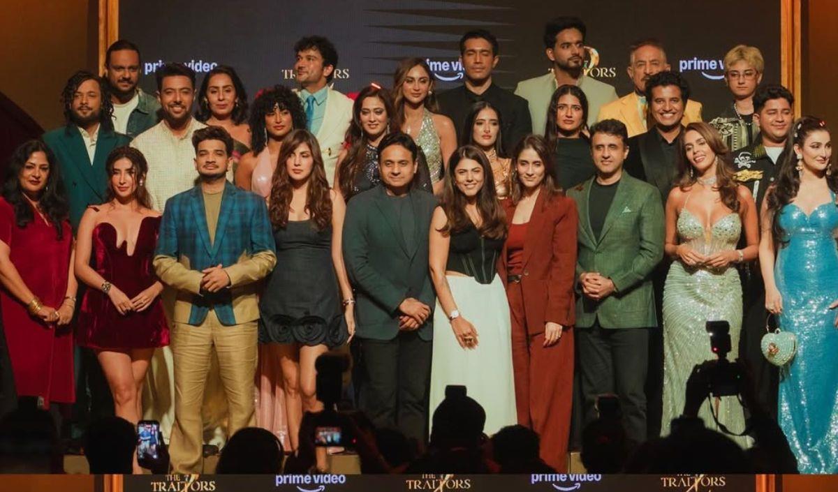 Prime Video पर आ रहा है The Traitors 2, करण जौहर के शो में दिखेंगे ये 21 कंटेस्टेंट्स Prime Video पर आ रहा है The Traitors 2, करण जौहर के शो में दिखेंगे ये 21 कंटेस्टेंट्स
