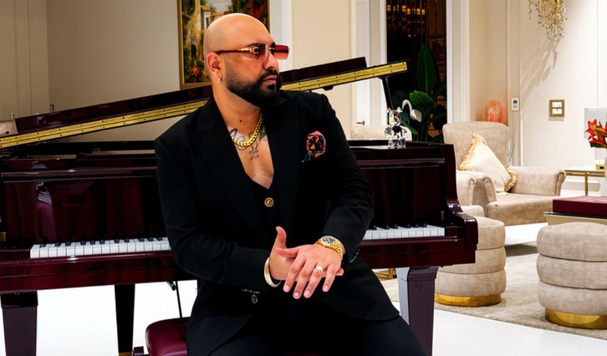 Singer B Praak का Luxury Style: 18 Lakh की Rolex Watch खरीदी, भारत में केवल 5 लोगों के पास यह घड़ी Singer B Praak का Luxury Style: 18 Lakh की Rolex Watch खरीदी, भारत में केवल 5 लोगों के पास यह घड़ी