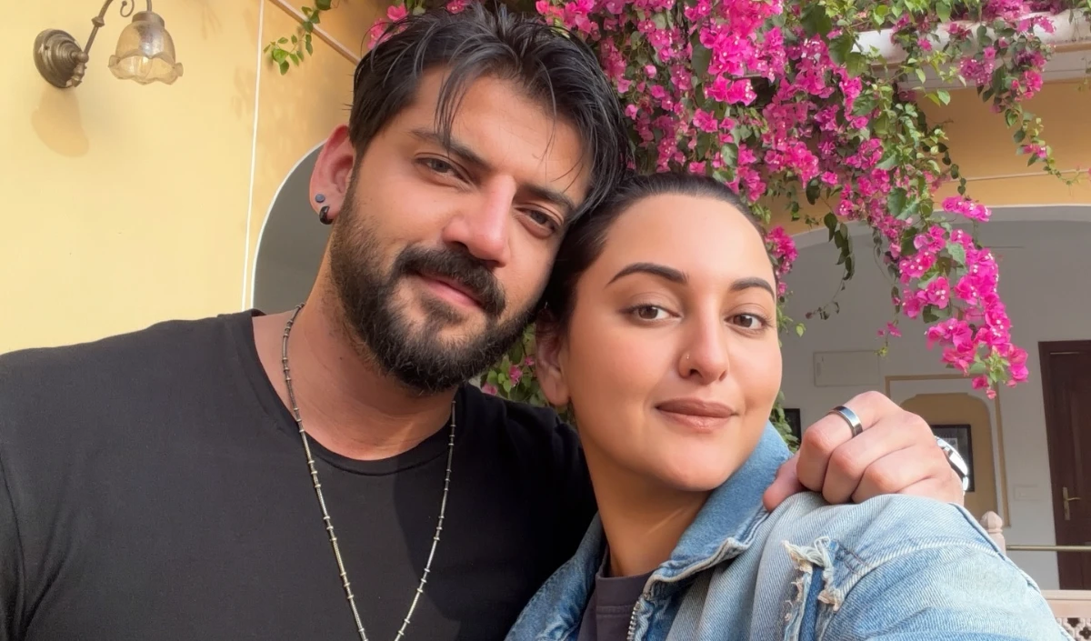 Sonakshi-Zaheer Love Story: सलमान खान ने कैसे पकड़ी थी दोनों की चोरी? अब Bollywood में खुला राज Sonakshi-Zaheer Love Story: सलमान खान ने कैसे पकड़ी थी दोनों की चोरी? अब Bollywood में खुला राज