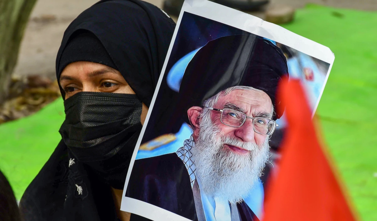 US-Iran Tension के बीच Donald Trump का बड़ा दावा, Ayatollah Ali Khamenei के बेटे मुज्तबा ‘90% खत्म’, ईरानी सेना पूरी तरह पंगु US-Iran Tension के बीच Donald Trump का बड़ा दावा, Ayatollah Ali Khamenei के बेटे मुज्तबा '90% खत्म', ईरानी सेना पूरी तरह पंगु