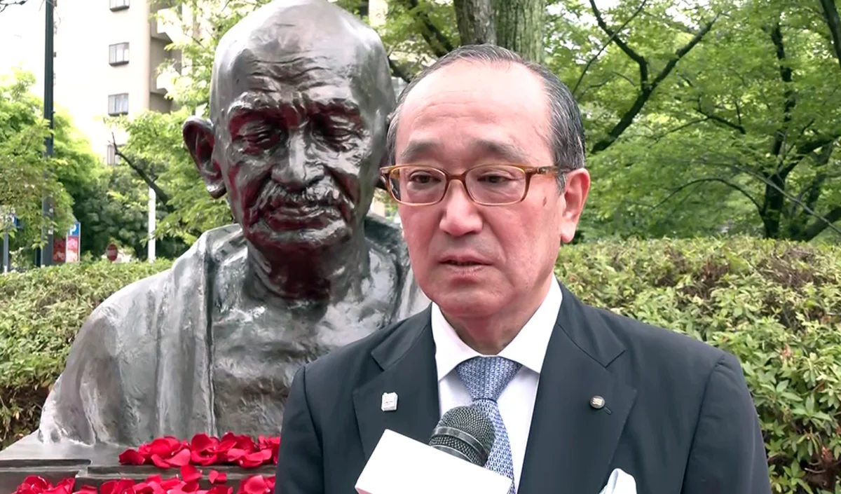 Hiroshima परमाणु हमले की 81वीं बरसी पर मेयर Kazumi Matsui ने परमाणु हथियारों की होड़ की निंदा की Hiroshima परमाणु हमले की 81वीं बरसी पर मेयर Kazumi Matsui ने परमाणु हथियारों की होड़ की निंदा की