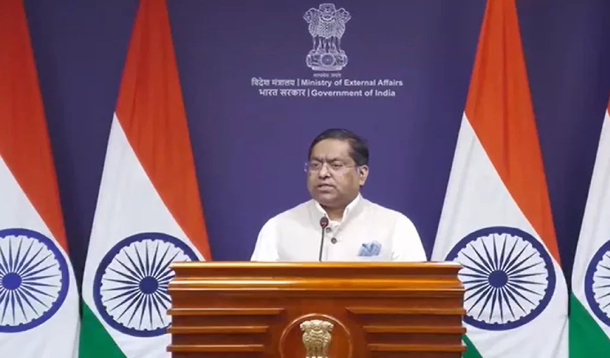 India-Myanmar Border Dispute पर बोले MEA प्रवक्ता, मणिपुर सीमा पर ज़मीन की अदला-बदली पर चर्चा जारी India-Myanmar Border Dispute पर बोले MEA प्रवक्ता, मणिपुर सीमा पर ज़मीन की अदला-बदली पर चर्चा जारी