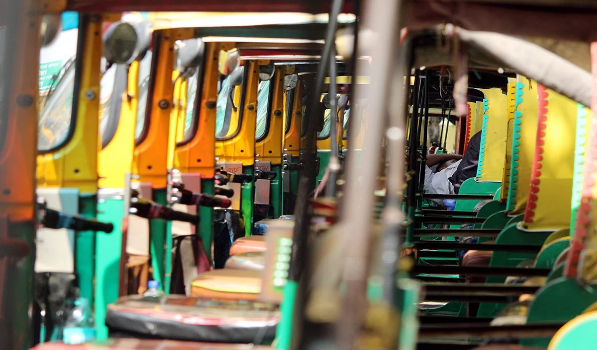 Maharashtra में Auto Rickshaw, Taxi Drivers के लिए Marathi Mandatory क्यों की गयी? मराठी सीखने के लिए दबाव क्यों डालना? Maharashtra में Auto Rickshaw, Taxi Drivers के लिए Marathi Mandatory क्यों की गयी? मराठी सीखने के लिए दबाव क्यों डालना?