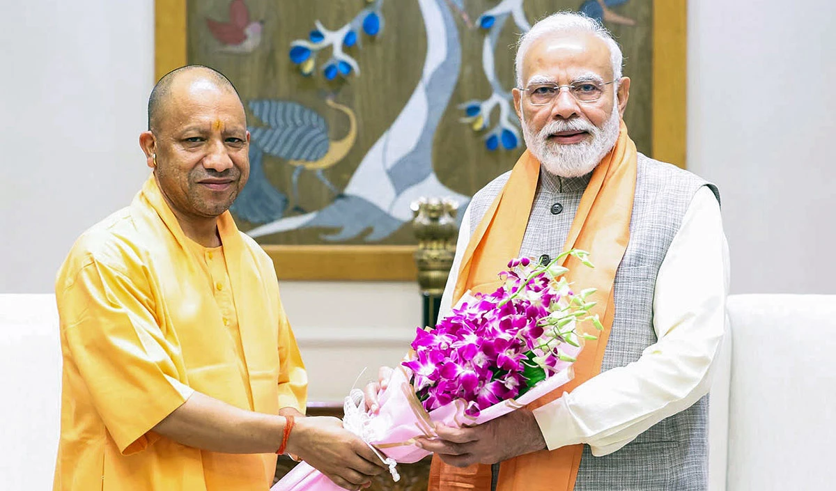 Modi-Yogi ने ‘Mission 2027’ को सफल बनाने के लिए कसी कमर, कई BJP MLAs के टिकट पर लटकी तलवार! Modi-Yogi ने 'Mission 2027' को सफल बनाने के लिए कसी कमर, कई BJP MLAs के टिकट पर लटकी तलवार!