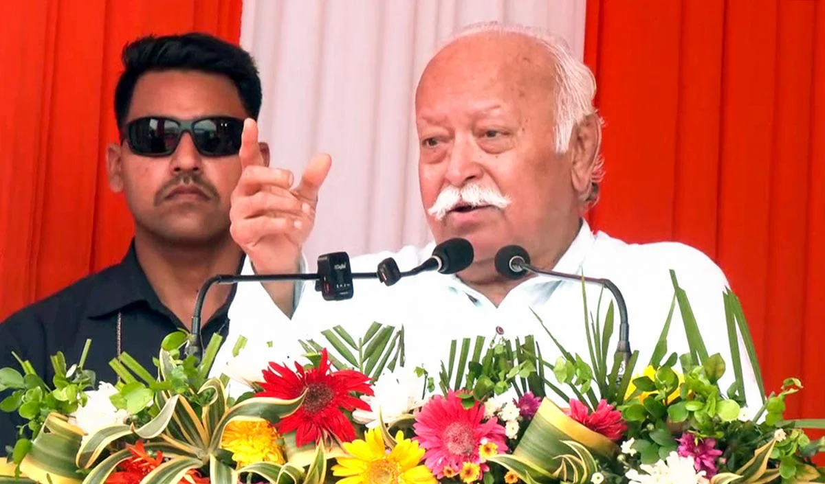 Mohan Bhagwat US Visit से पहले USCIRF ने फिर अलापा Anti India Narrative राग, RSS पर प्रतिबंध लगाने की उठाई माँग Mohan Bhagwat US Visit से पहले USCIRF ने फिर अलापा Anti India Narrative राग, RSS पर प्रतिबंध लगाने की उठाई माँग
