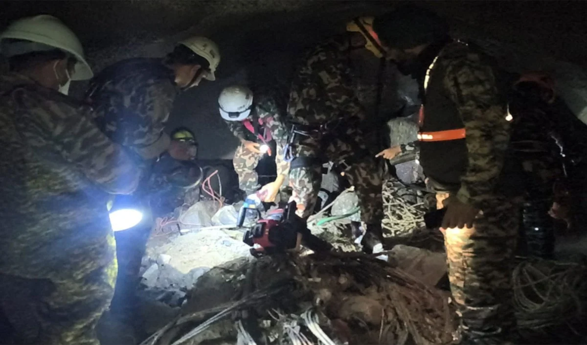 Nepal Flood Crisis: हाइड्रोपावर टनल में फंसी जिंदगियां बचाने को आगे आया भारत, Nepal Army के साथ शुरू किया Rescue Operation Nepal Flood Crisis: हाइड्रोपावर टनल में फंसी जिंदगियां बचाने को आगे आया भारत, Nepal Army के साथ शुरू किया Rescue Operation