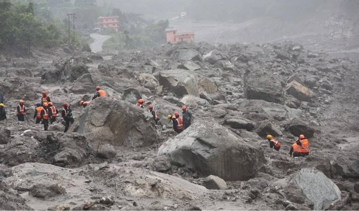 Nepal Flood में मरने वालों की संख्या बढ़कर 734 हुई, नेपाल और तिब्बत में 3000 लोग लापता Nepal Flood में मरने वालों की संख्या बढ़कर 734 हुई, नेपाल और तिब्बत में 3000 लोग लापता
