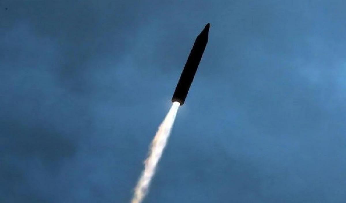 North Korea का शक्ति प्रदर्शन: Kim Jong Un ने दागी Ballistic Missile, US और Japan के साथ दक्षिण कोरिया अलर्ट पर North Korea का शक्ति प्रदर्शन: Kim Jong Un ने दागी Ballistic Missile, US और Japan के साथ दक्षिण कोरिया अलर्ट पर